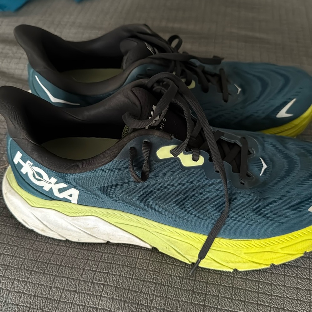 Hoka Arahi 6